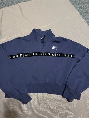Nike Women’s Blue Half-zip Cropped crew